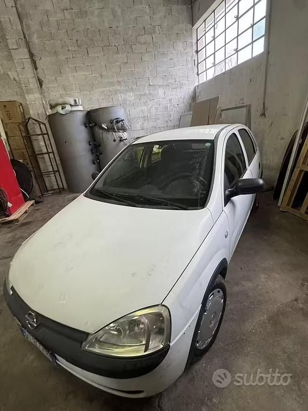 Usata Opel Corsa 58 CV (42 kW) 2002 Bianco Utilitaria
