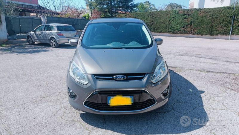 Usata 2013 Ford C-MAX Monovolume | 4000 € (Buon prezzo) - Immagine 1/4
