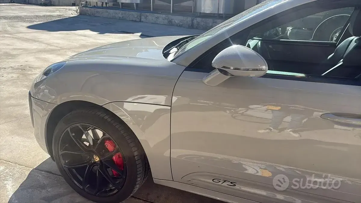 Usata Porsche Macan 441 CV (324 kW) 2023 Grigio SUV