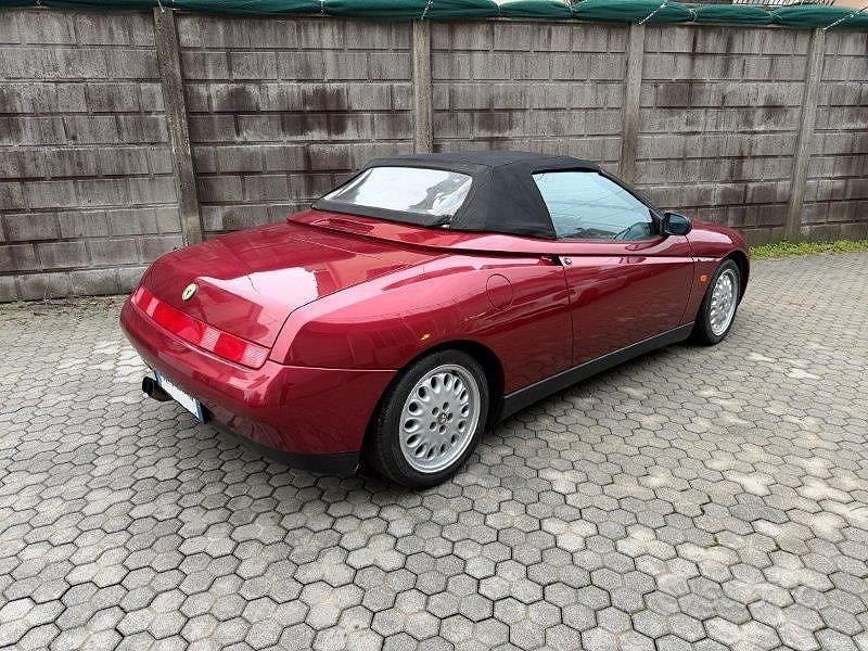 Usata Alfa Romeo Spider 192 CV (141 kW) 1996 Rosso Cabrio