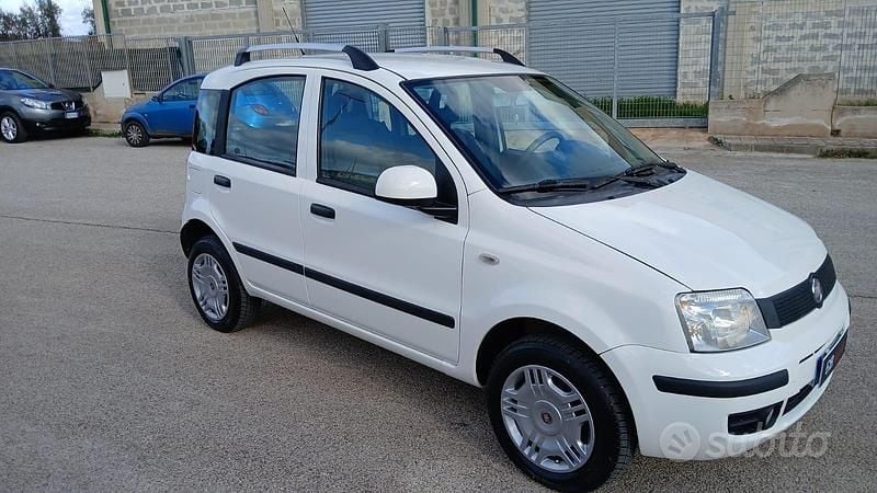 Usata Fiat Panda Classica 69 CV (50 kW) 2012 Bianco Utilitaria