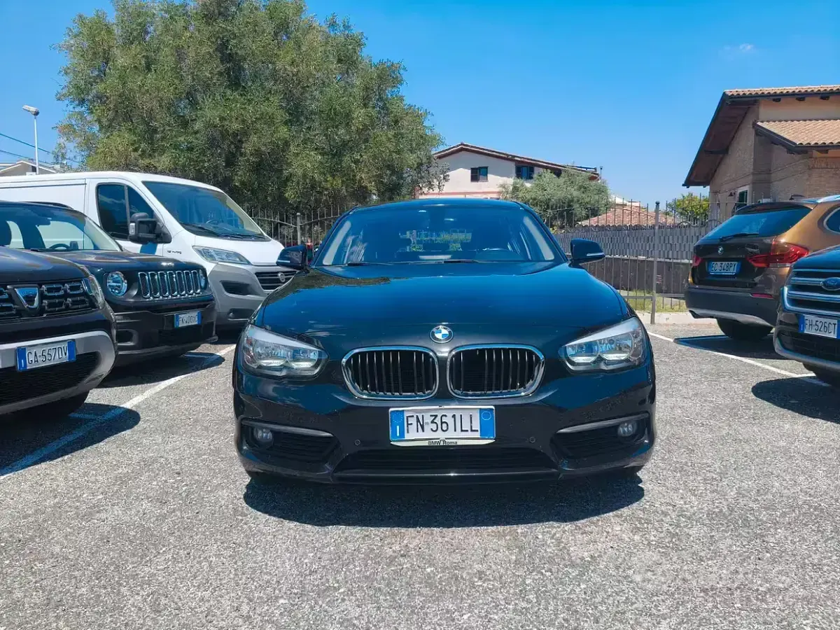 Usata BMW 118 Efficient Dynamics 150 CV (110 kW) 2018 Nero Utilitaria
