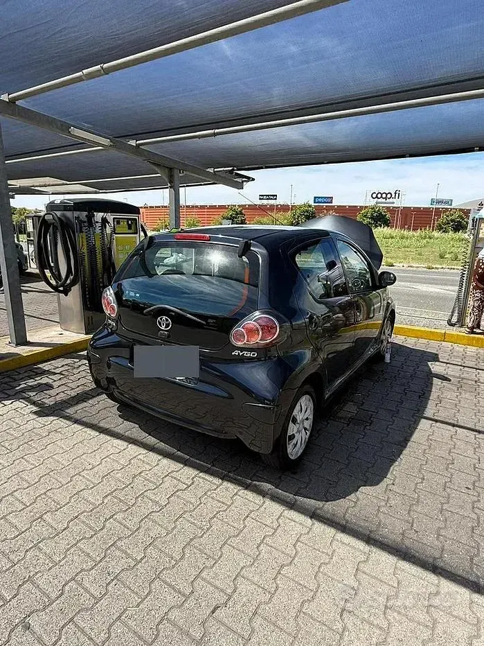 Usata Toyota Aygo 68 CV (50 kW) 2013 Nero Utilitaria