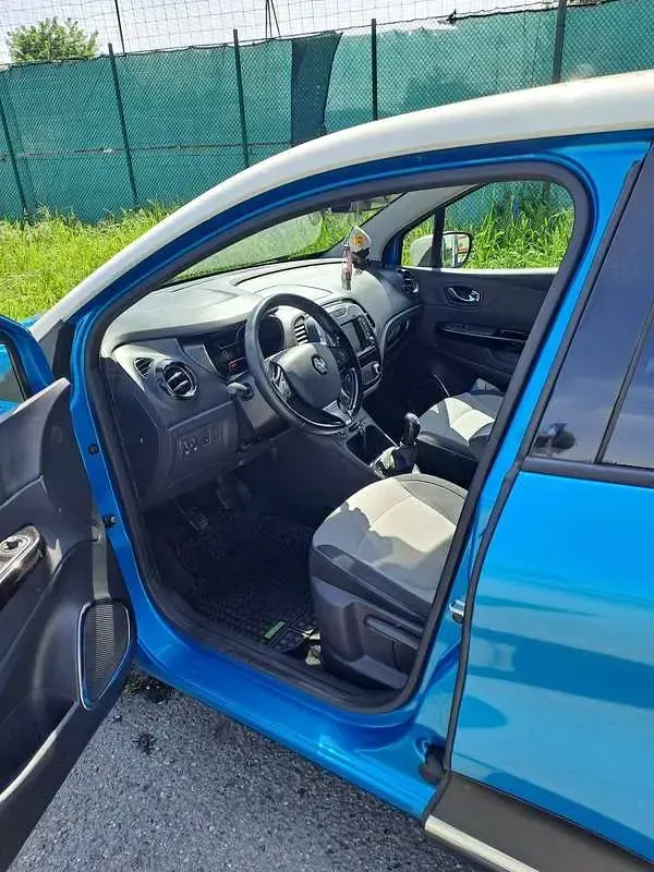 Usata Renault Captur Intens 90 CV (66 kW) 2016 Blu/azzurro SUV