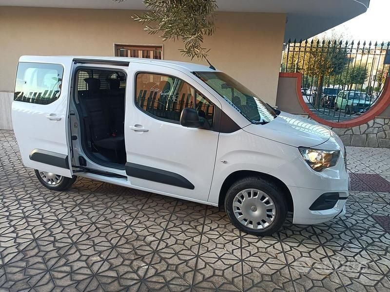 Bianco Usata 2023 Opel Combo Life Edition+ Berlina | 17.000 € (Buon prezzo) - Immagine 1/4