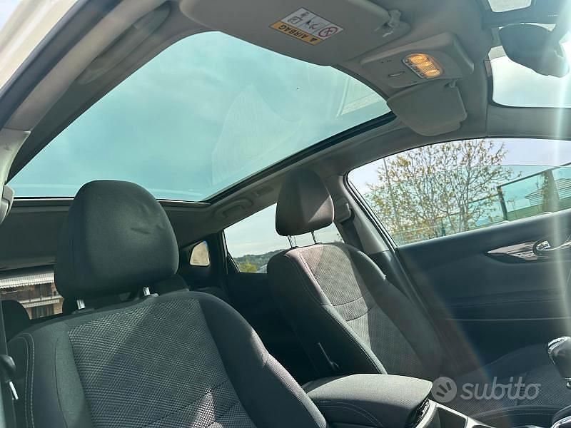 Usata Nissan Qashqai N-Vision 131 CV (96 kW) 2017 Bianco SUV