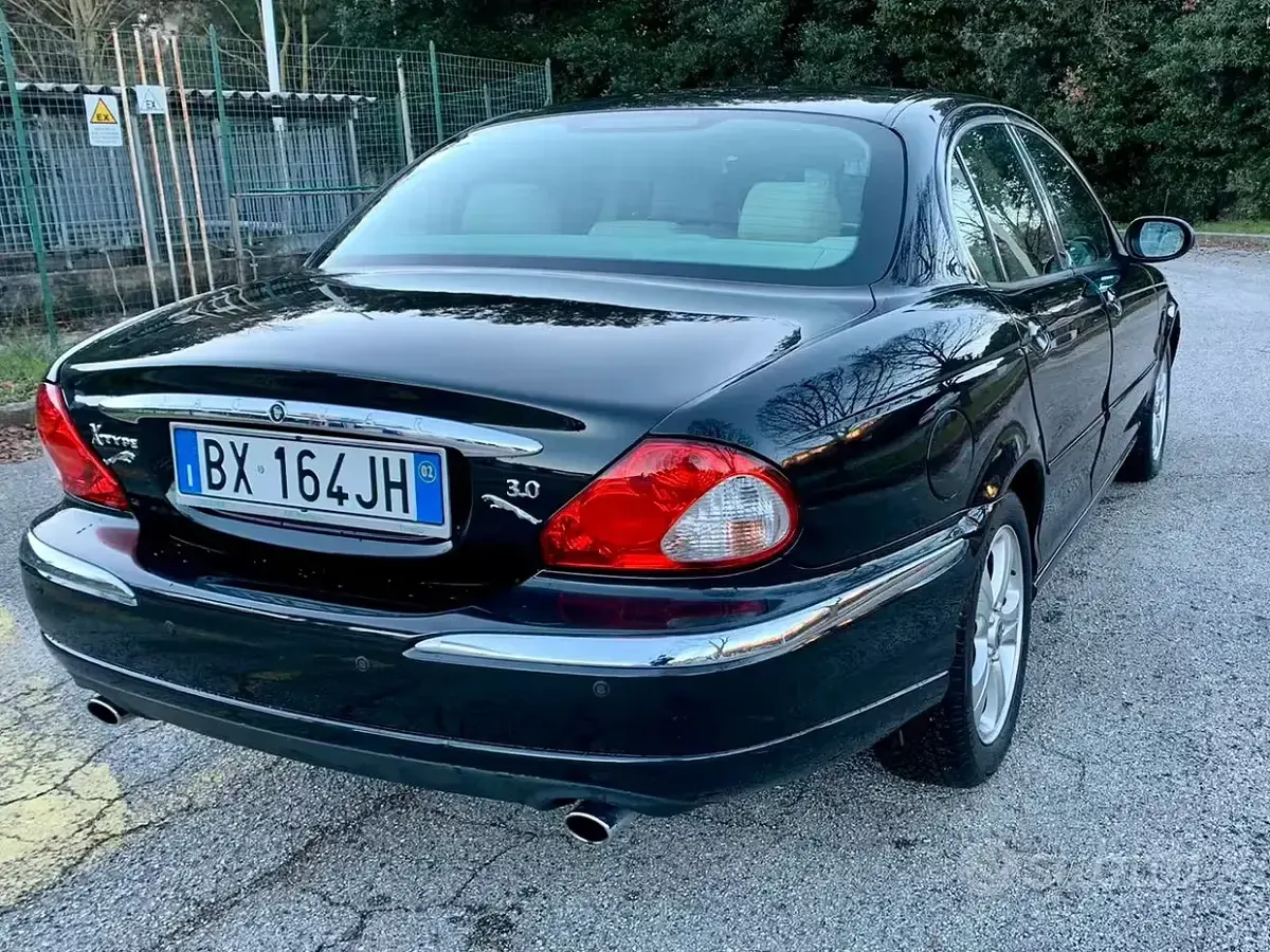 Usata Jaguar X-type 230 CV (169 kW) 2002 Nero Berlina