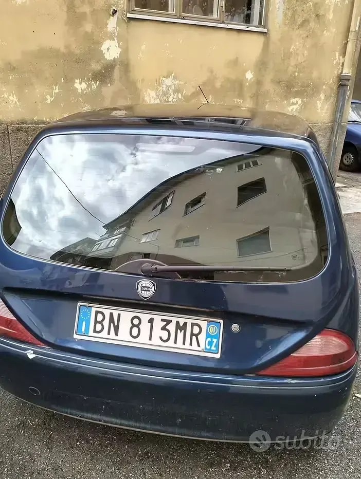 Usata Lancia Ypsilon 60 CV (44 kW) 2001 Blu Utilitaria