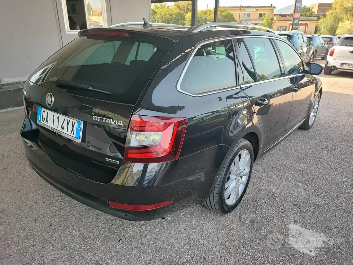 Usata Skoda Octavia G-TEC Style 131 CV (96 kW) 2020 Nero Station wagon
