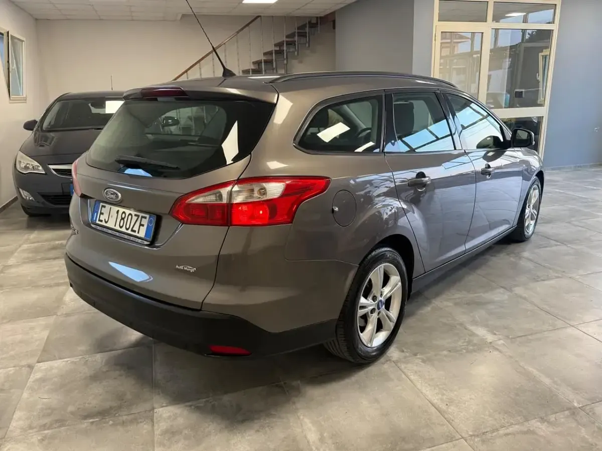 Usata Ford Focus Business Edition 115 CV (84 kW) 2011 Blu Station wagon
