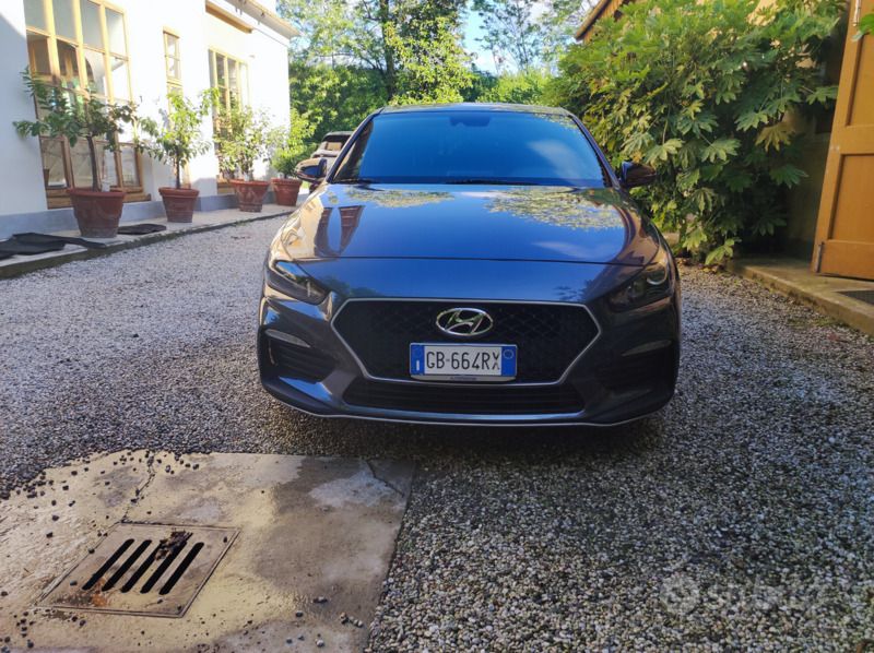 Usata Hyundai i30 136 CV (100 kW) 2020 Grigio Berlina