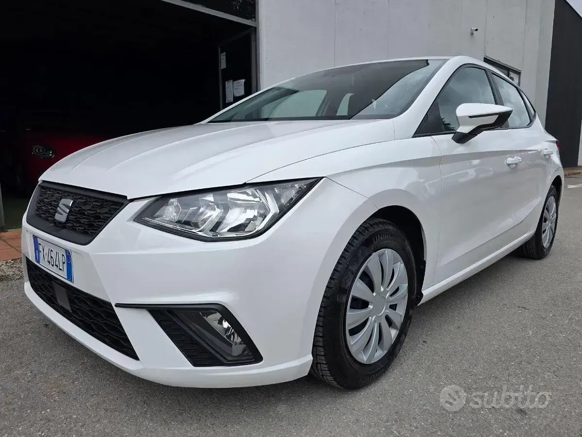Käytetty Seat Ibiza Style 90 HP (66 kW) 2019 Valkoinen Viistoperä