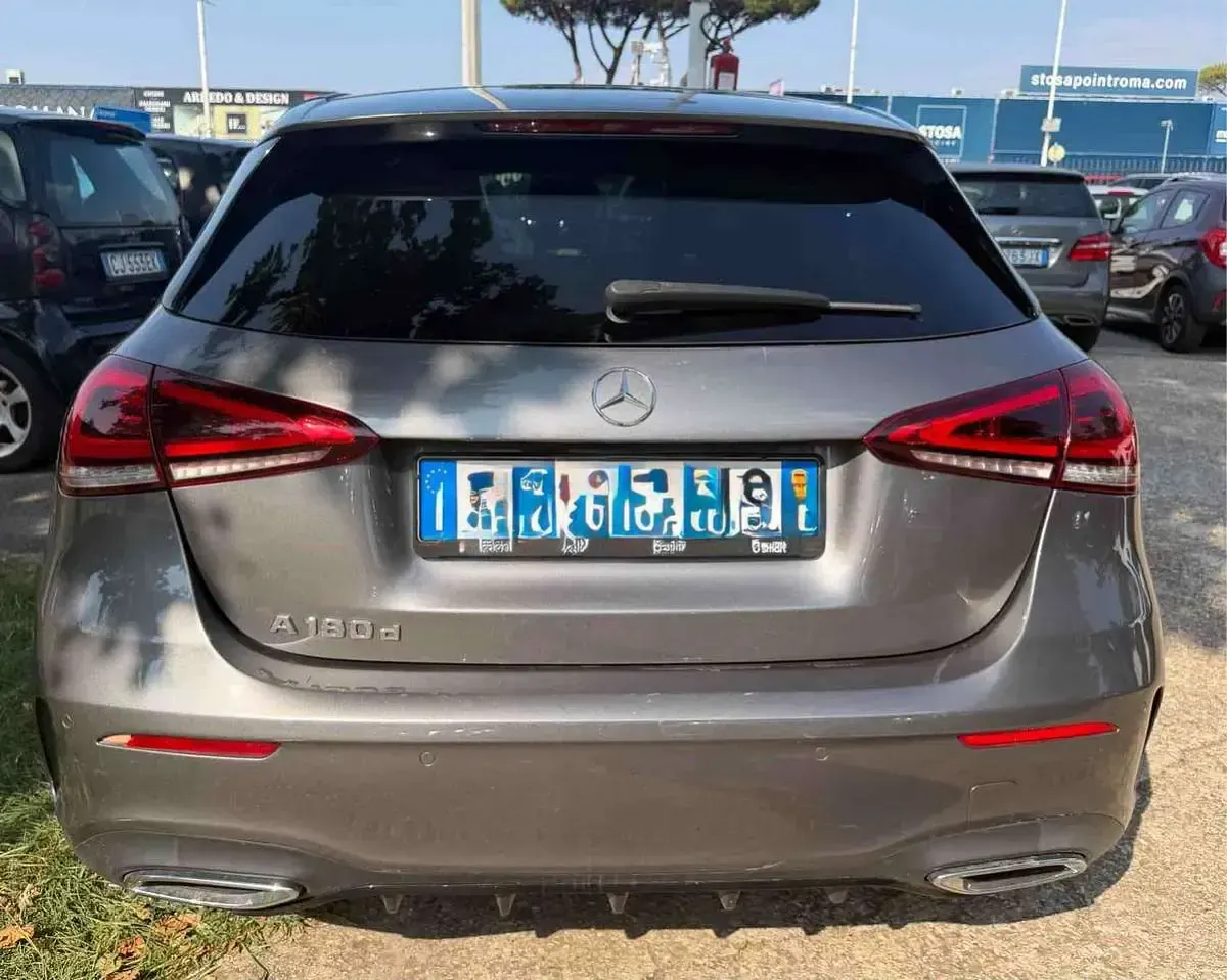 Usata Mercedes A180 Premium 116 CV (85 kW) 2021 Grigio Berlina