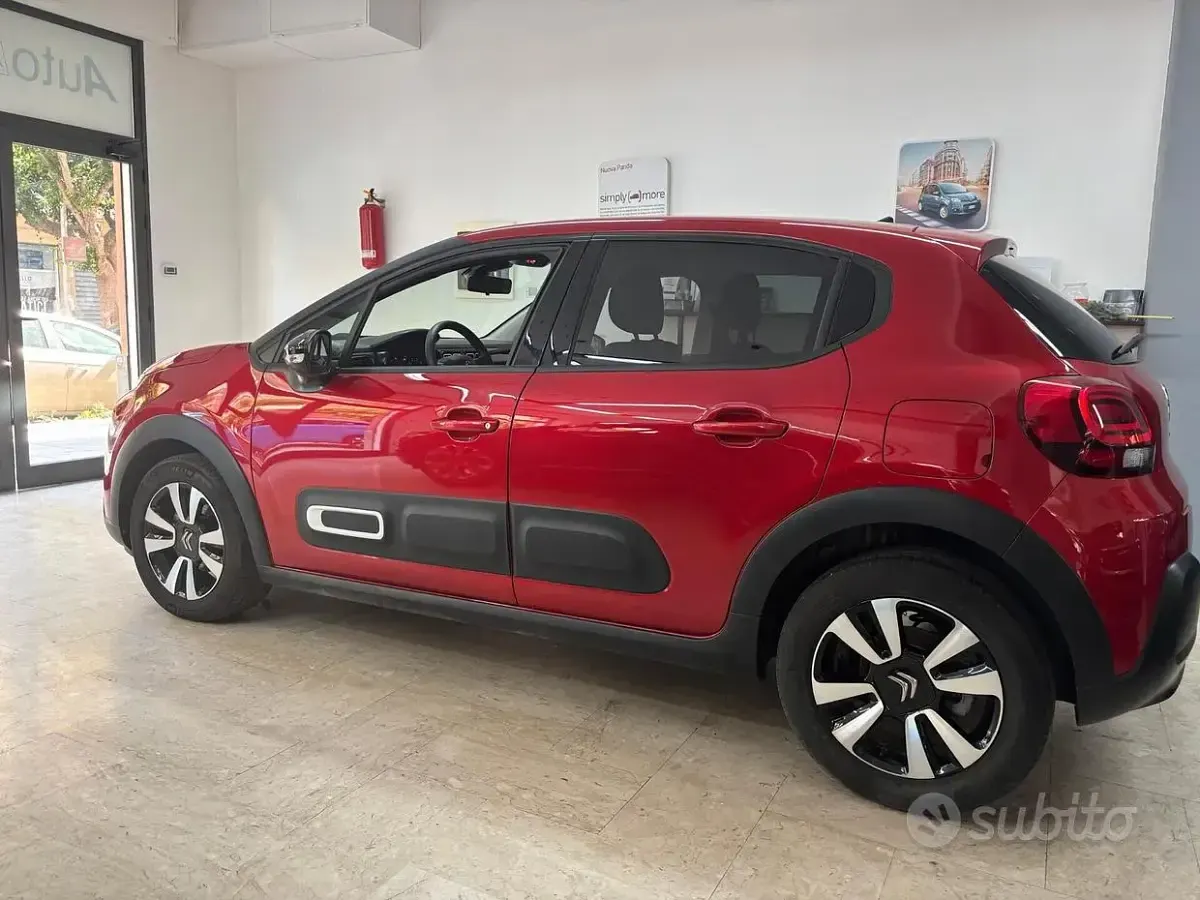 Usata Citroën C3 PureTech 110 CV (80 kW) 2024 Rosso Utilitaria