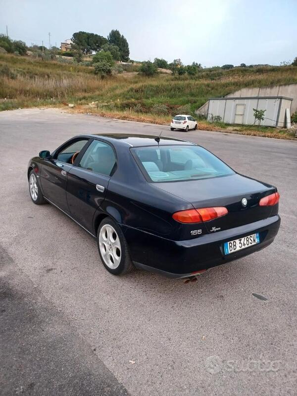 Usato 1999 Alfa Romeo 166 3.0 Benzin 226 CV (9.000 €)
