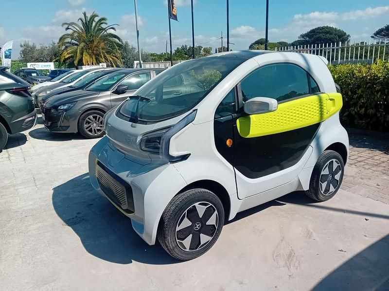 Usata XEV Yoyo 2023 Grigio Utilitaria
