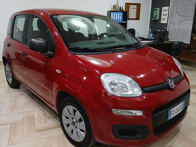 Usata Fiat Panda Pop 69 CV (50 kW) 2015 Rosso Utilitaria