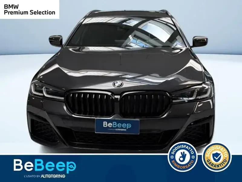 Usata BMW 520 M Sport 190 CV (139 kW) 2023 Grigio metallizzato Station wagon