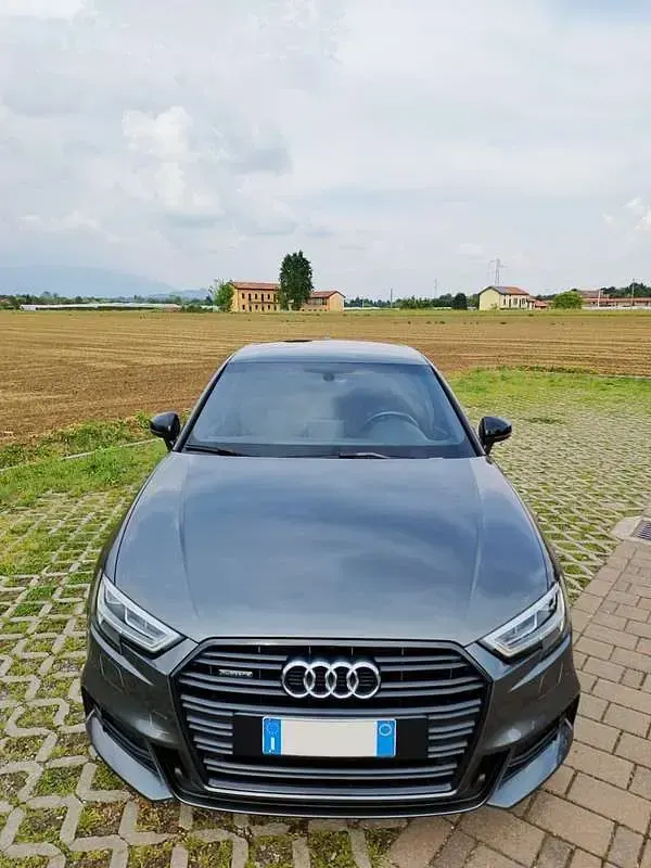 Usata Audi A3 Ambiente 184 CV (135 kW) 2018 Grigio Berlina