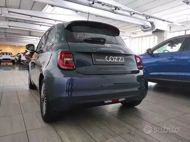 Usata Fiat 500e La Prima 42 kW (58 CV) 2020 Blu/azzurro Berlina