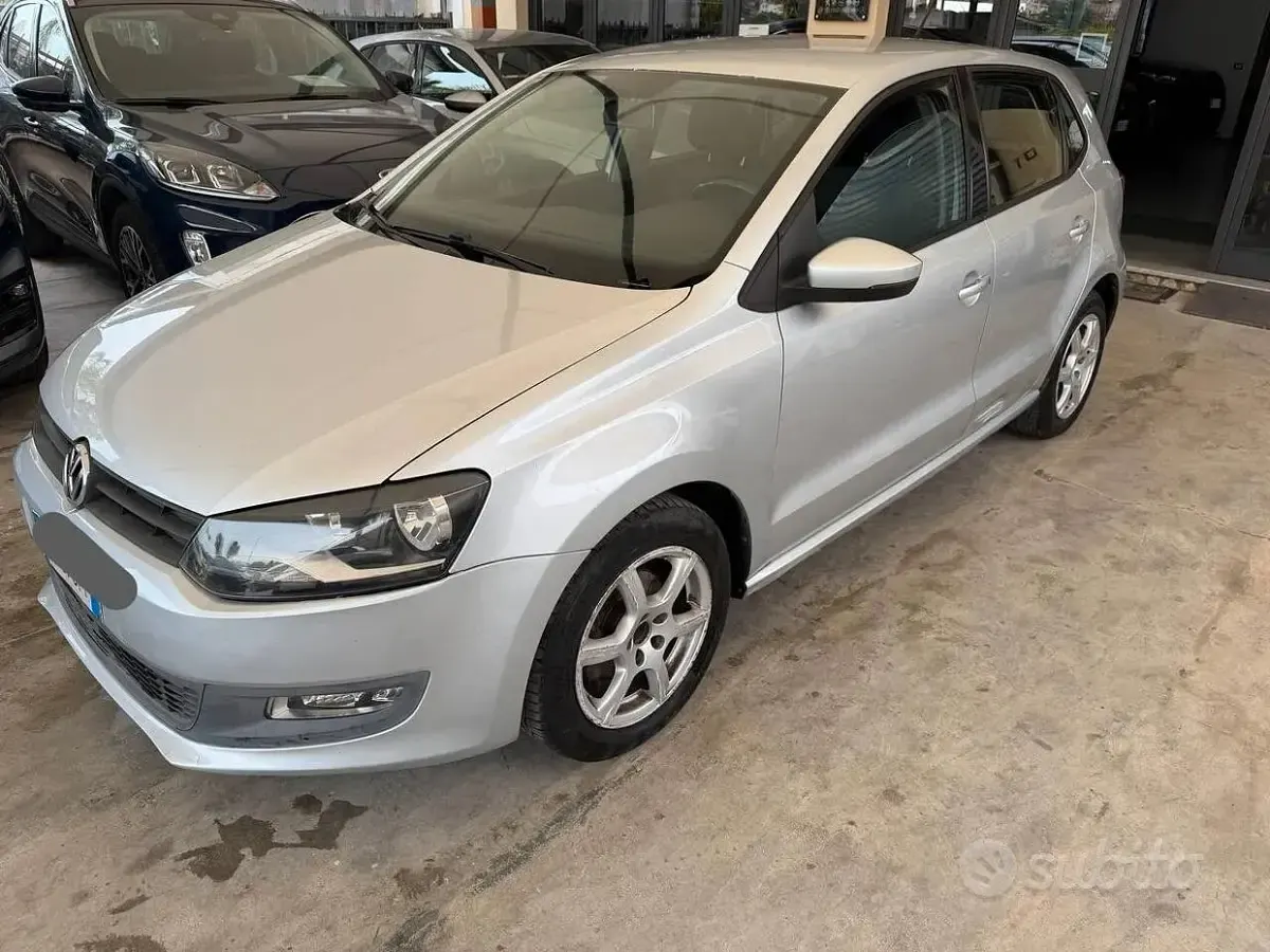Usata VW Polo Trendline 75 CV (55 kW) 2009 Grigio Utilitaria