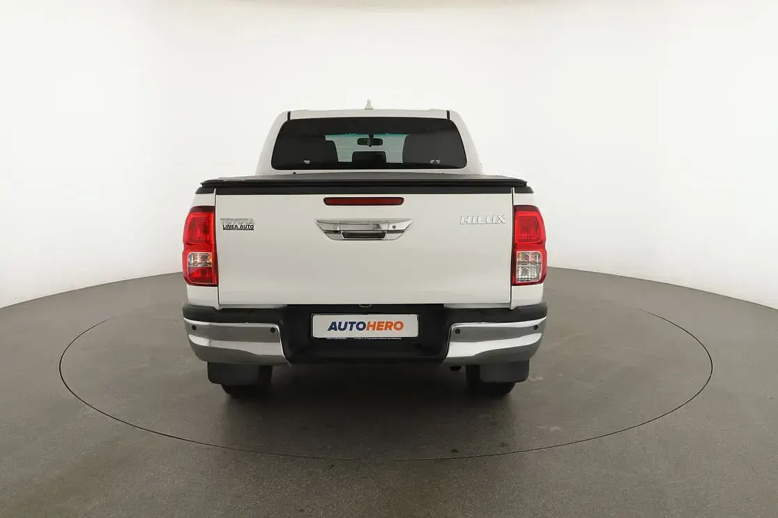 Usata Toyota HiLux Lounge 150 CV (110 kW) 2022 Bianco Pick-up