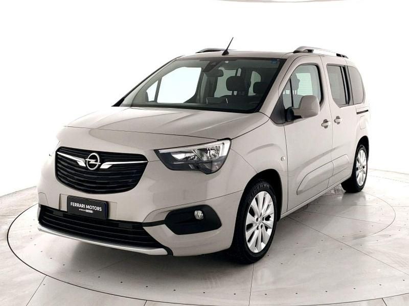 Usata Opel Combo Life Innovation 131 CV (96 kW) 2019 Argento Monovolume
