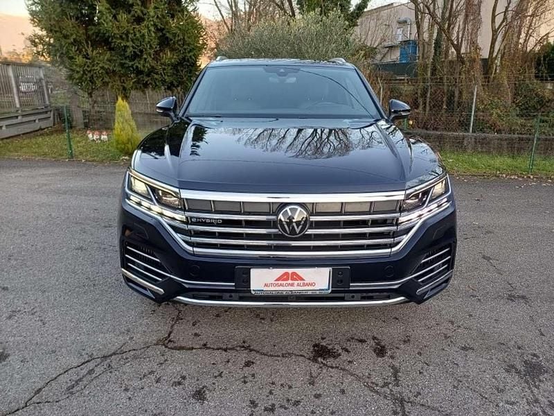 Usata VW Touareg Elegance 340 CV (250 kW) 2021 Moonlight blue perla SUV