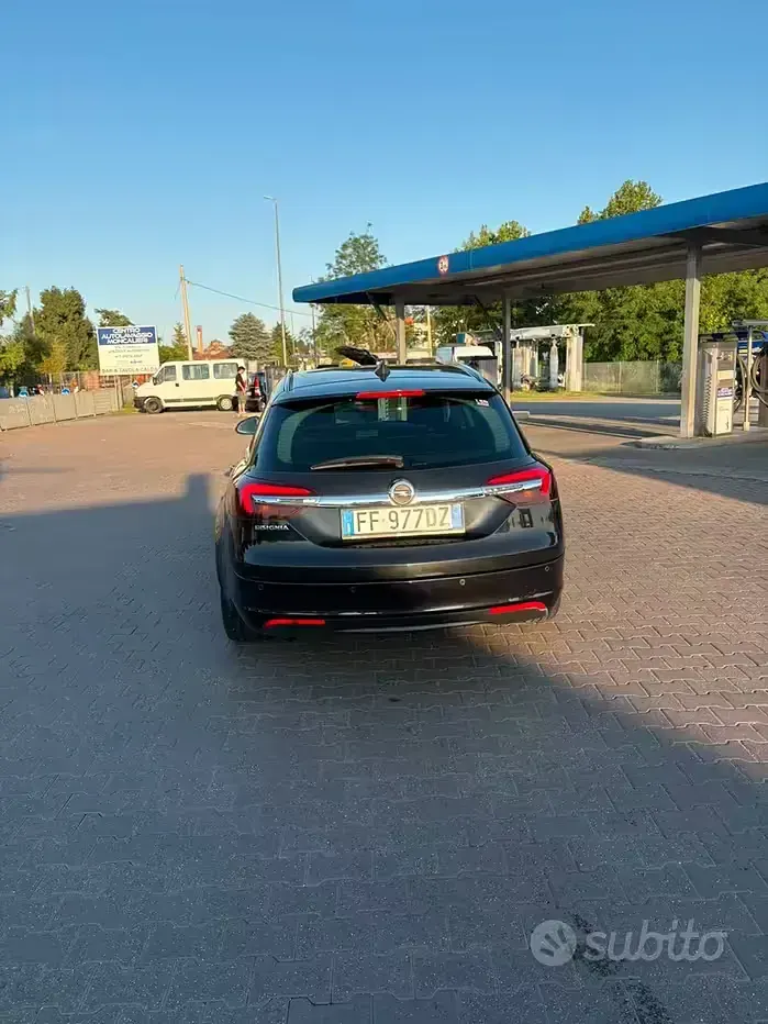Usata Opel Insignia Cosmo 140 CV (102 kW) 2016 Nero Station wagon