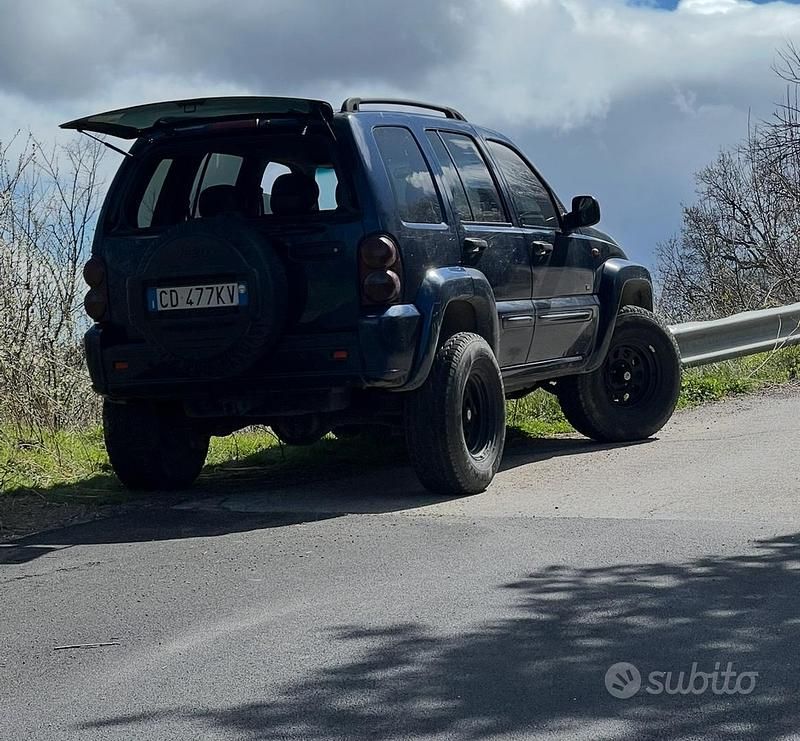 Usata Jeep Cherokee 2002 Blu SUV