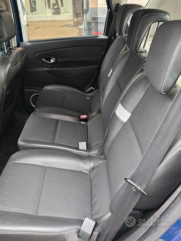 Usata Renault Scénic III 110 CV (80 kW) 2011 Blu Monovolume