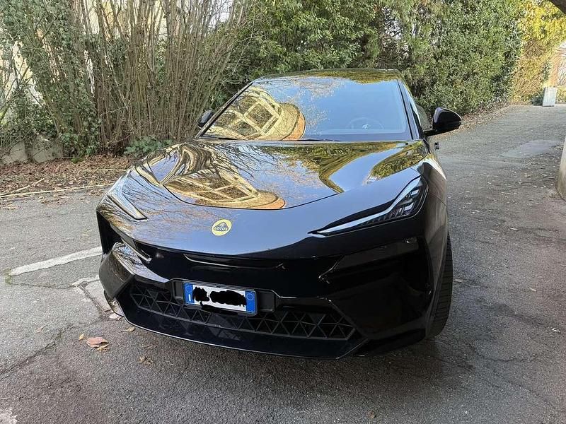 Usata Lotus Eletre 139 kW (190 CV) 2025 Nero SUV