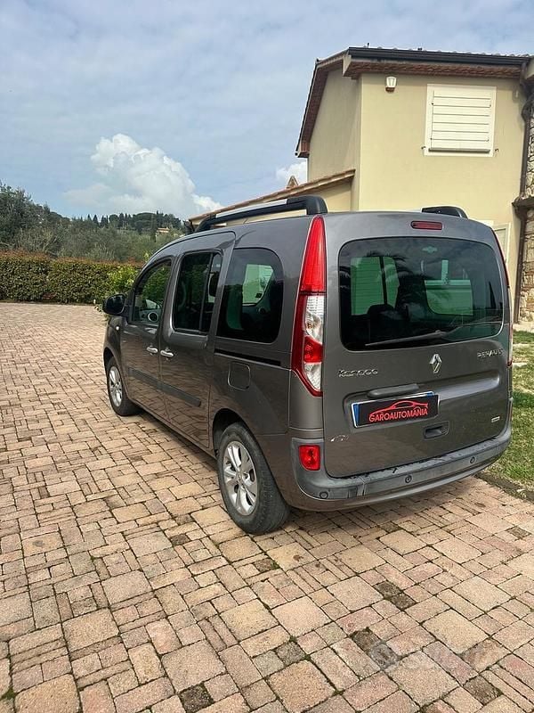 Usata Renault Kangoo LIMITED 90 CV (66 kW) 2017 Grigio Monovolume