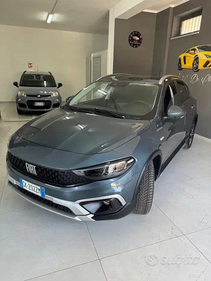 Usata Fiat Tipo Cross 131 CV (96 kW) 2022 Bluazzurro Berlina