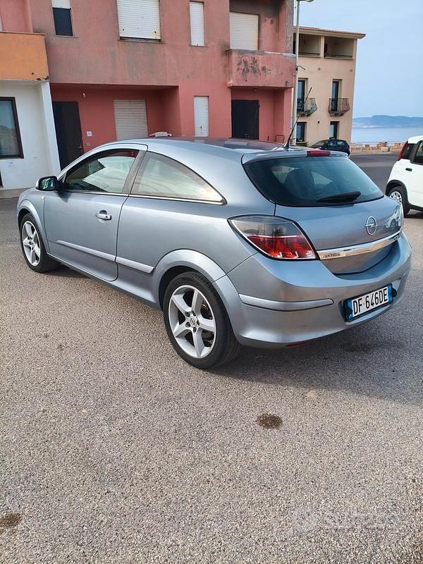 Usata Opel Astra 82 CV (60 kW) 2008 Grigio Utilitaria