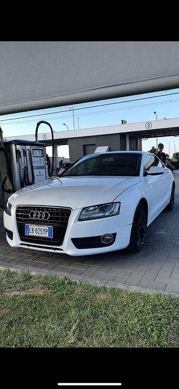 Usata 2010 Audi A5 Ambiente Coupé | 7000 € (Ottimo prezzo) - Immagine 1/4