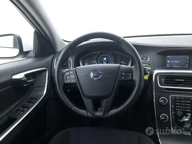 Usata Volvo S60 Kinetic 190 CV (139 kW) 2018 Bianco Berlina