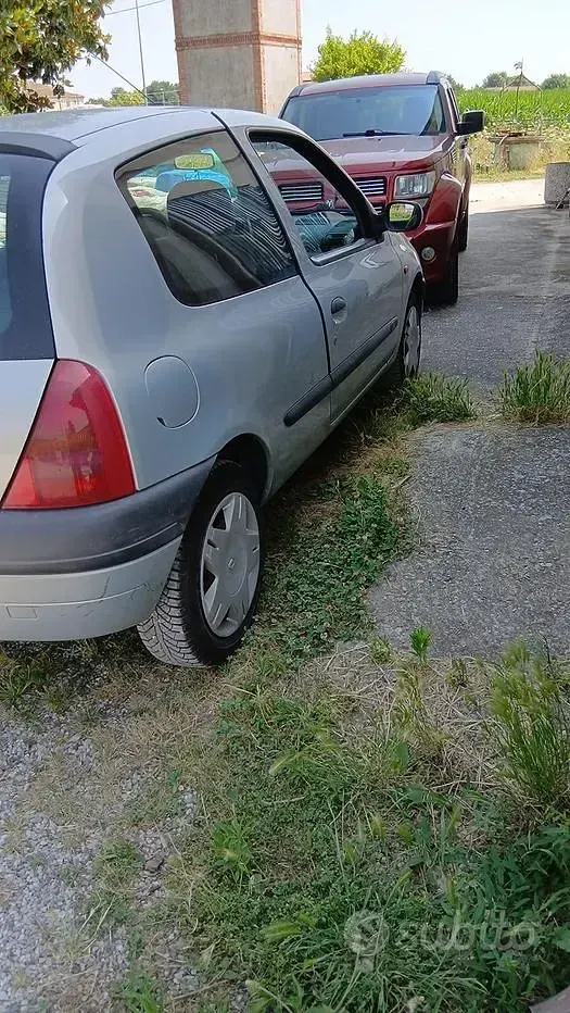 Usata Renault Clio 58 CV (42 kW) 2000 Grigio Berlina