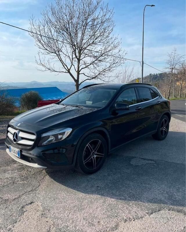 Usata Mercedes GLA220 170 CV (125 kW) 2016 Nero SUV