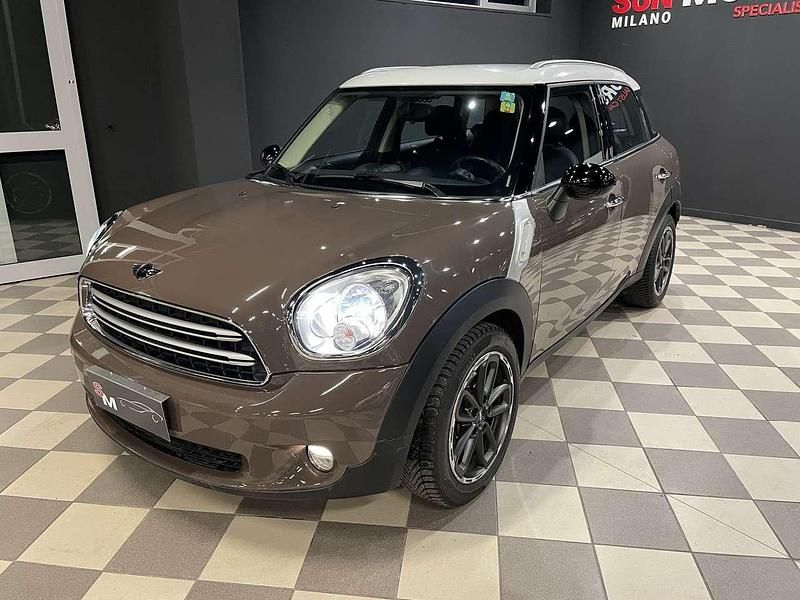 Usata Mini Cooper 122 CV (89 kW) 2015 Marrone Utilitaria