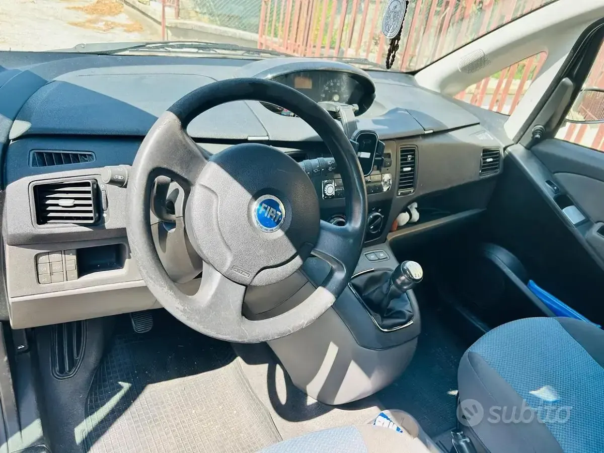 Usata Fiat Idea 69 CV (50 kW) 2006 Bluazzurro Monovolume