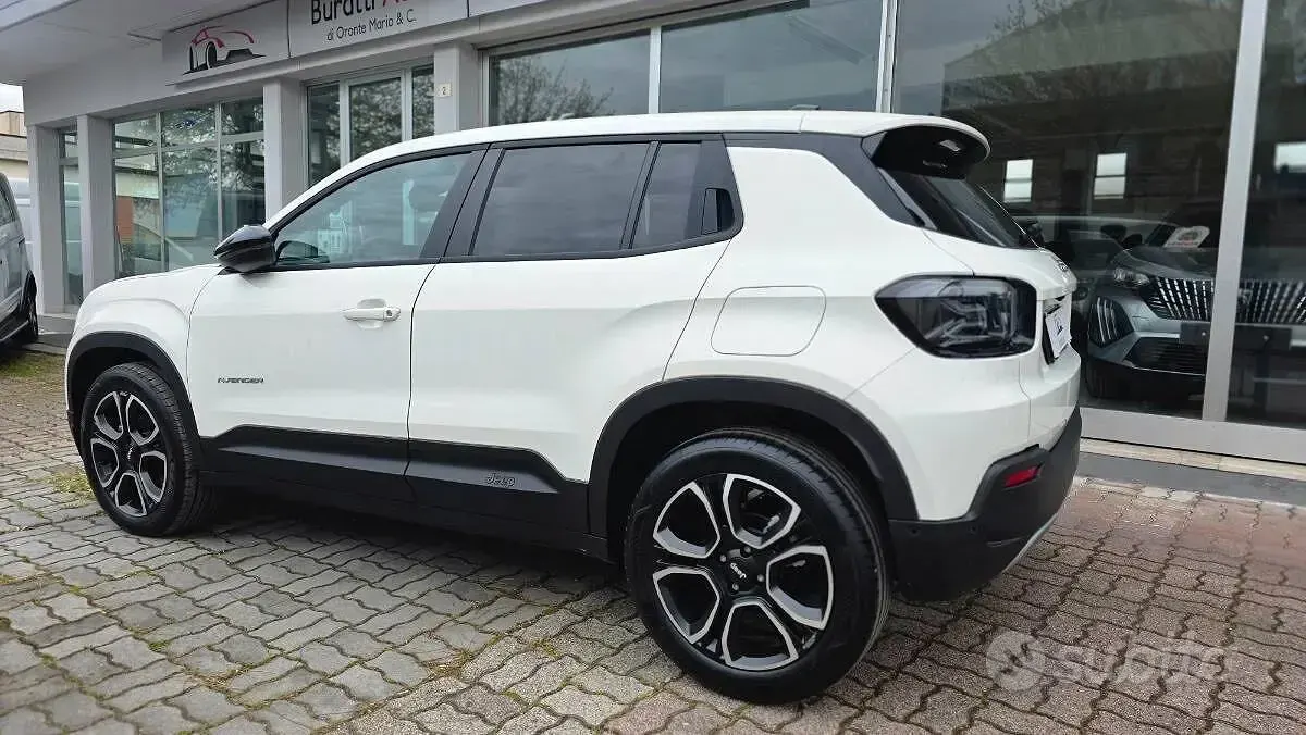 Nuova Jeep Avenger Summit 100 CV (73 kW) 2025 Bianco SUV