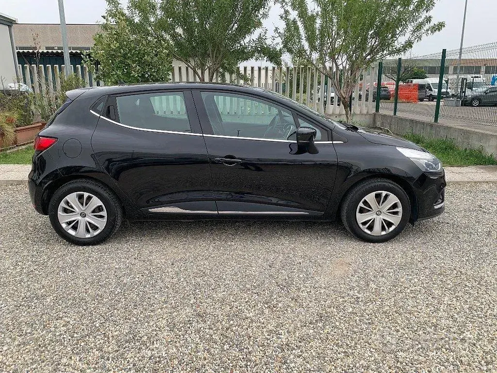 Usata Renault Clio IV Intens 73 CV (53 kW) 2017 Nero Berlina