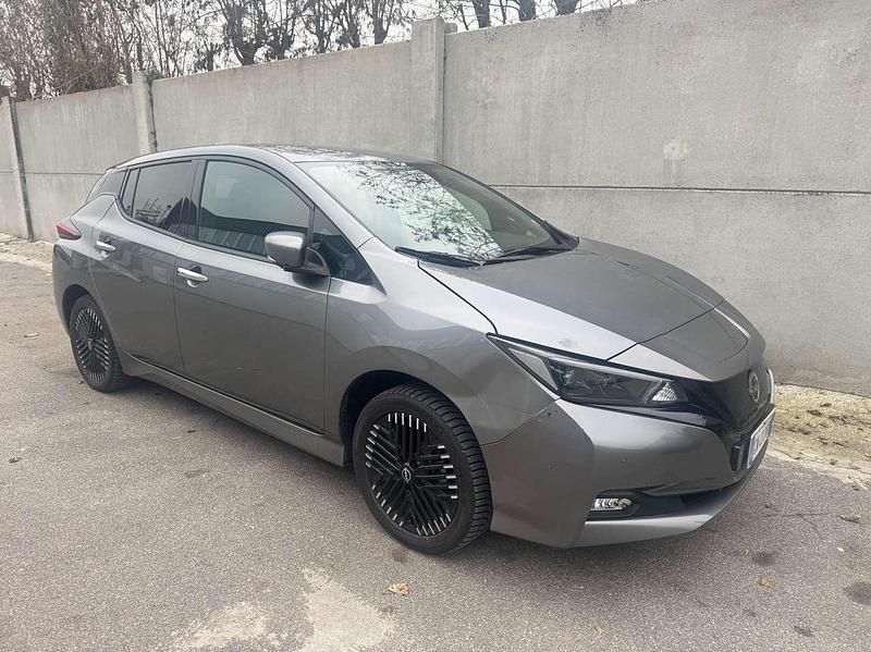 Usata Nissan Leaf N-Connecta 89 kW (122 CV) 2023 Grigio Utilitaria