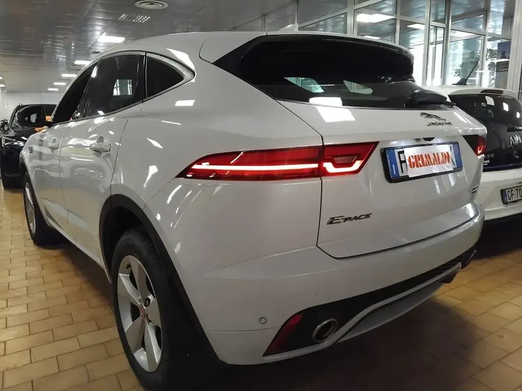 Gebraucht Jaguar E-Pace R-Dynamic 179 PS (131 kW) 2018 Weiß SUV