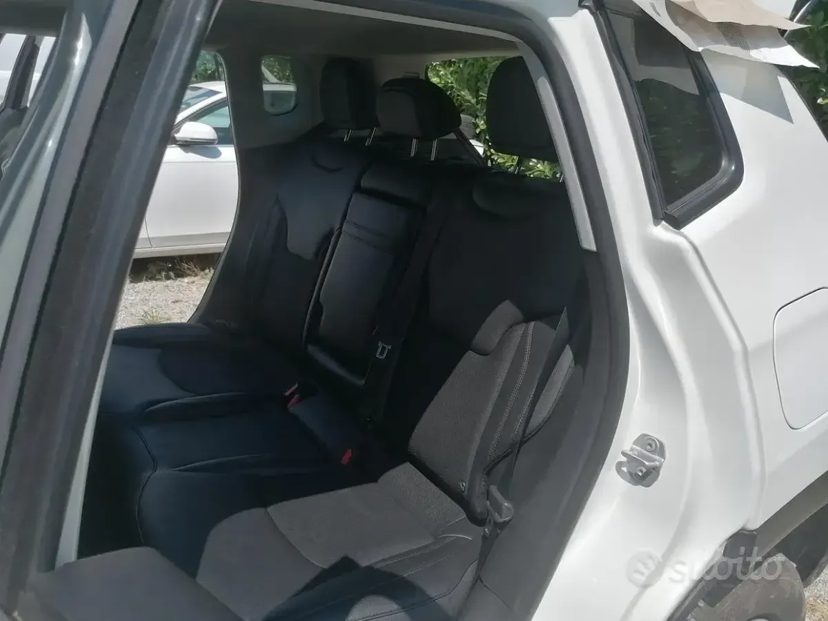 Usata Jeep Compass Trailhawk 179 CV (131 kW) 2023 Bianco SUV