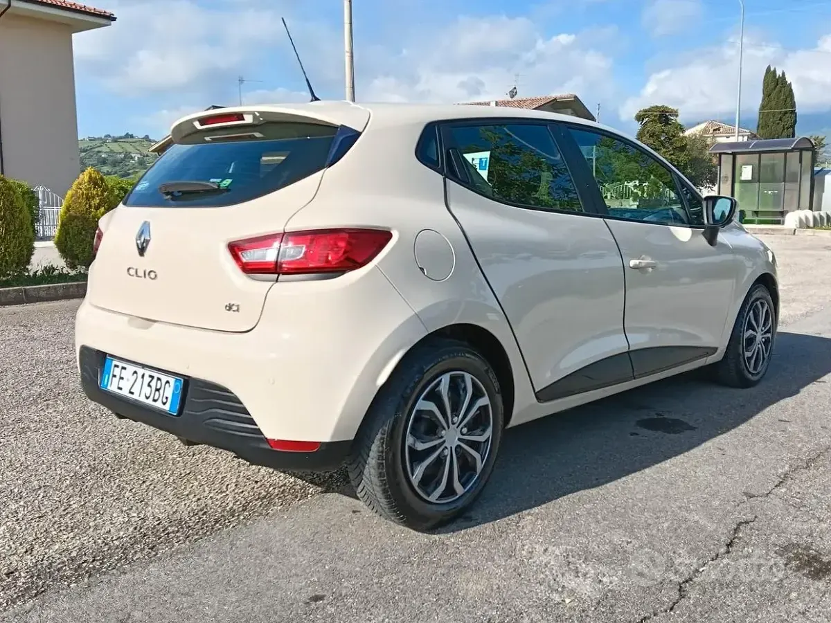 Usata Renault Clio IV 75 CV (55 kW) 2016 Marrone Berlina