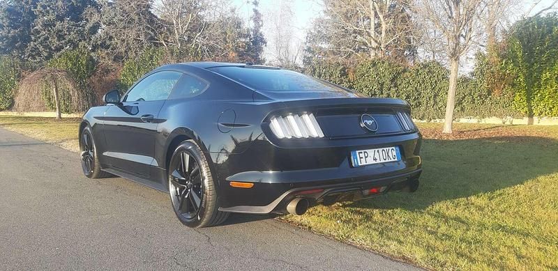 Usata Ford Mustang 317 CV (233 kW) 2018 Nero Coupé