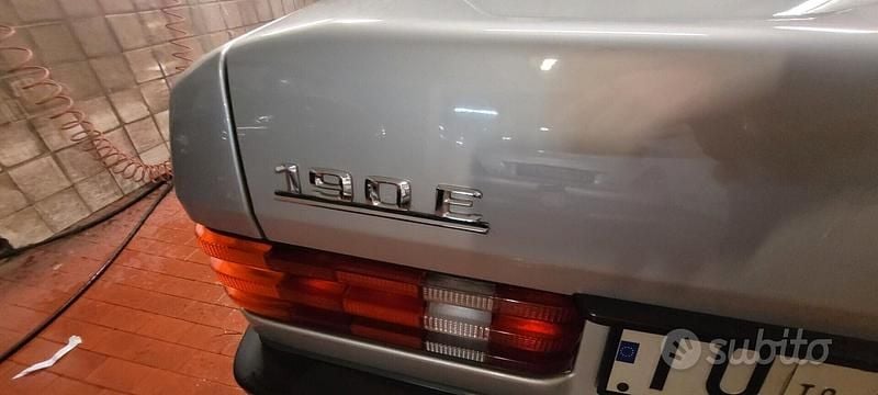 Usata Mercedes 190 122 CV (89 kW) 1988 Beige Berlina