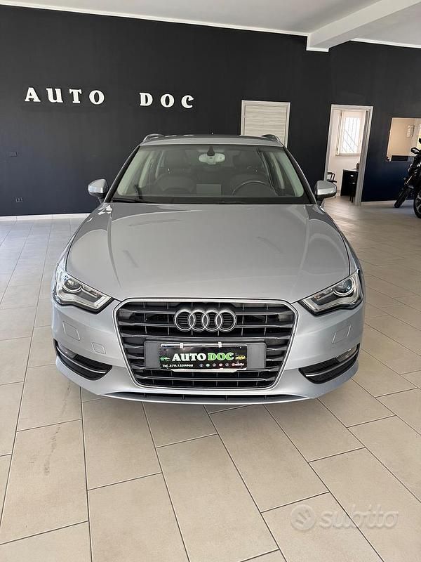 Grigio Usata 2015 Audi A3 Attraction Tre volumi | 16.799 € (Molto cara) - Immagine 1/4